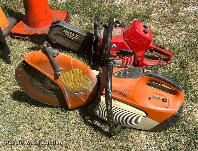 image for item LE9702 Fire fighting equipment