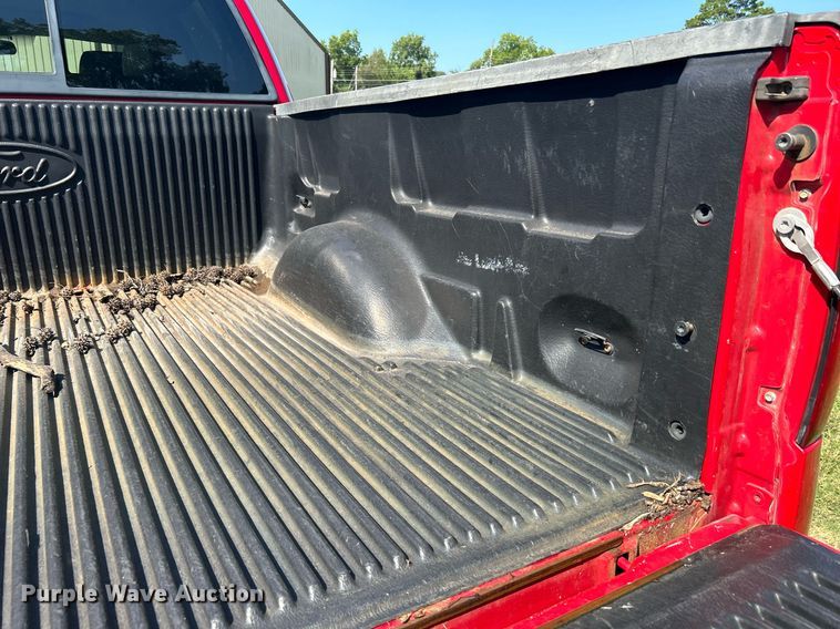 image for item LE9703 2004 Ford F150  SuperCrew pickup truck