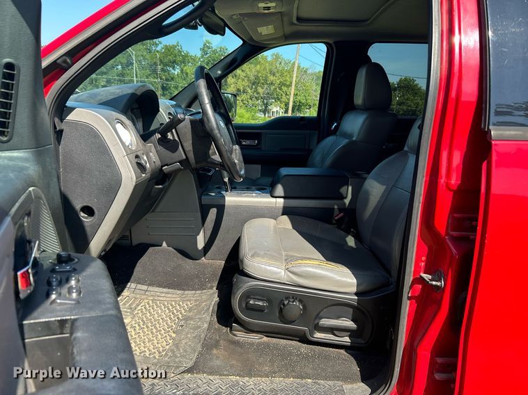 image for item LE9703 2004 Ford F150  SuperCrew pickup truck