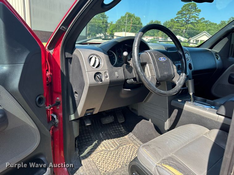 image for item LE9703 2004 Ford F150  SuperCrew pickup truck