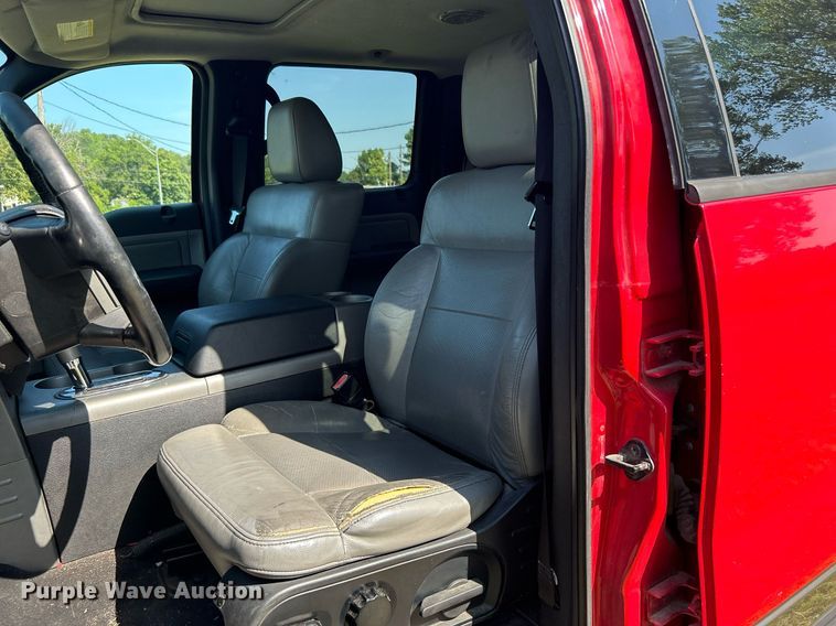 image for item LE9703 2004 Ford F150  SuperCrew pickup truck