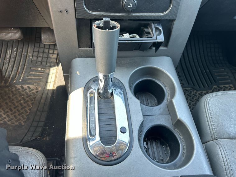 image for item LE9703 2004 Ford F150  SuperCrew pickup truck