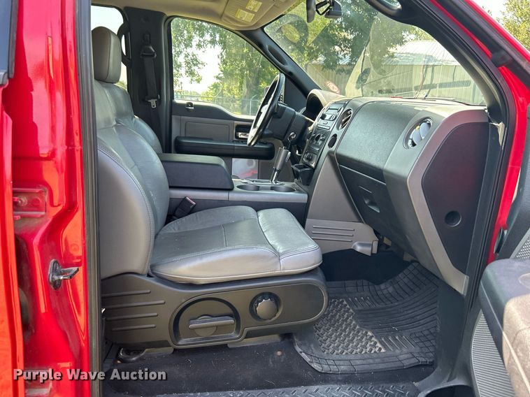 image for item LE9703 2004 Ford F150  SuperCrew pickup truck