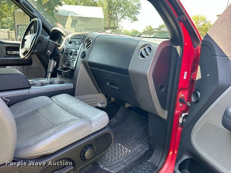 image for item LE9703 2004 Ford F150  SuperCrew pickup truck