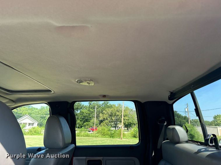 image for item LE9703 2004 Ford F150  SuperCrew pickup truck