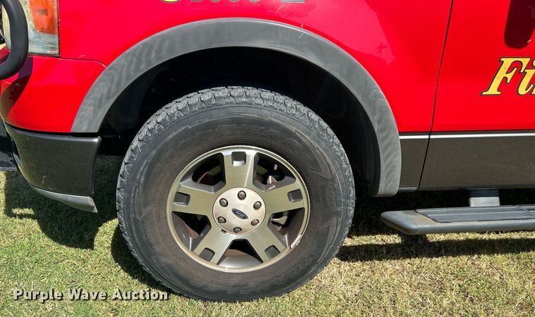 image for item LE9703 2004 Ford F150  SuperCrew pickup truck