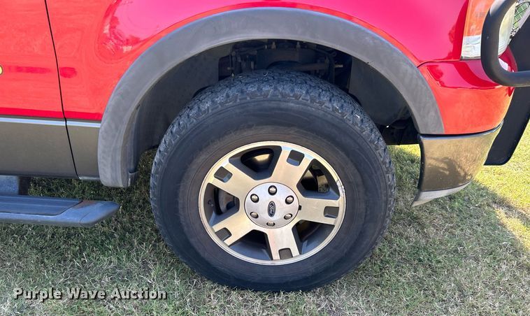 image for item LE9703 2004 Ford F150  SuperCrew pickup truck