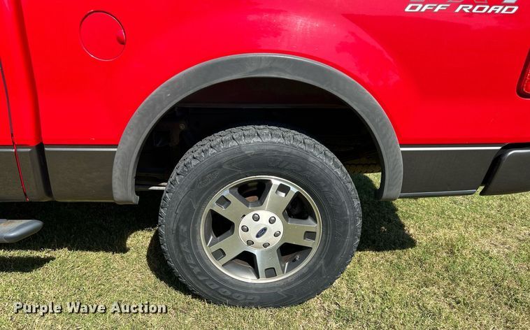 image for item LE9703 2004 Ford F150  SuperCrew pickup truck