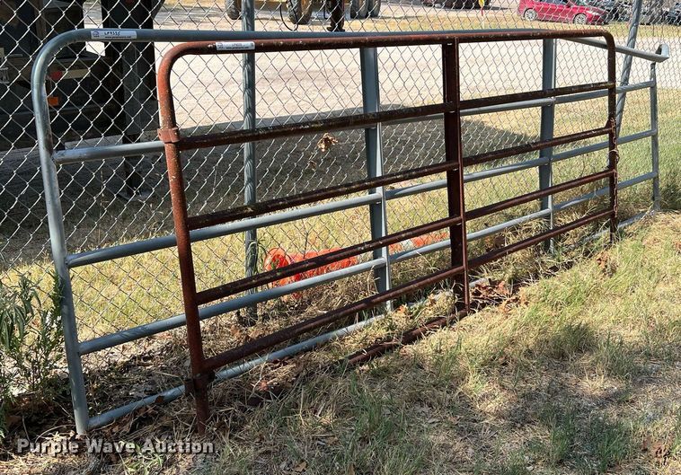 image for item LF9335 (2) livestock panels