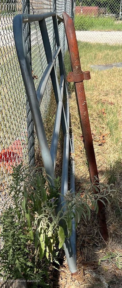 image for item LF9335 (2) livestock panels