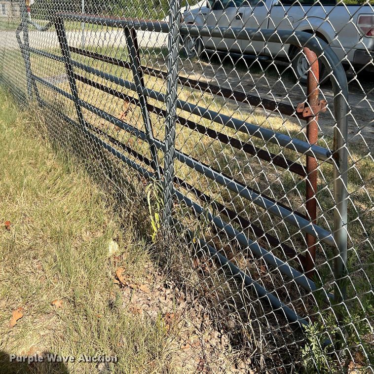 image for item LF9335 (2) livestock panels