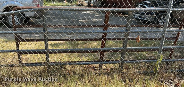 image for item LF9335 (2) livestock panels