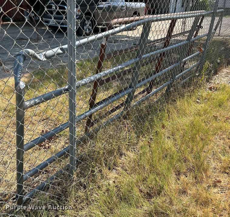 image for item LF9335 (2) livestock panels