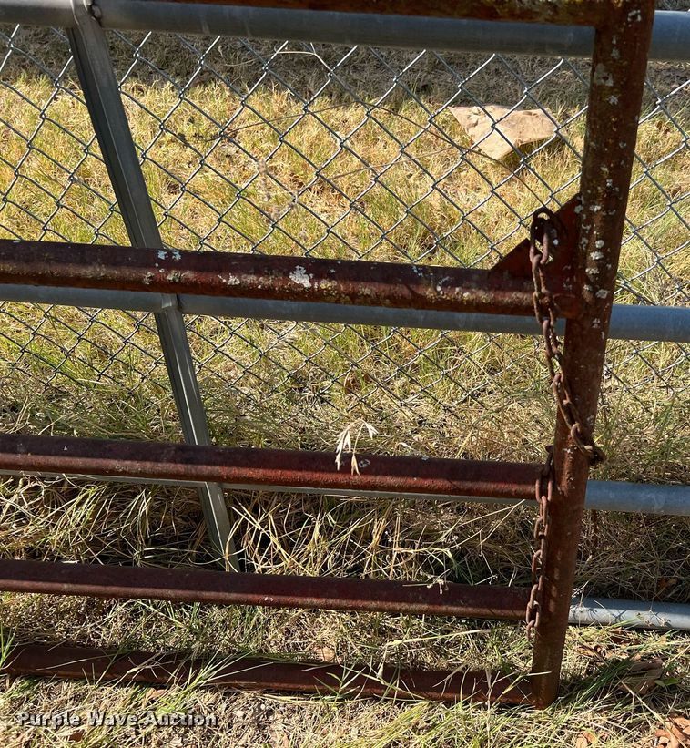 image for item LF9335 (2) livestock panels