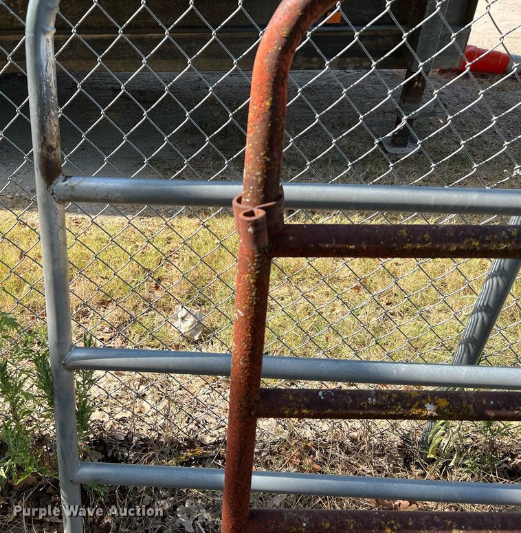 image for item LF9335 (2) livestock panels