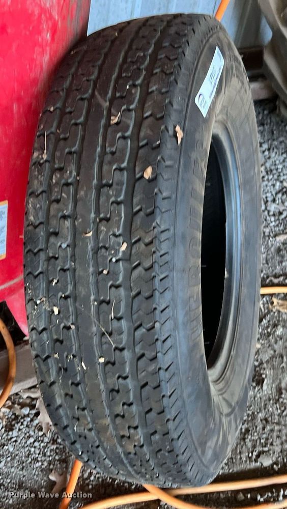 image for item LF9337 (3) tires