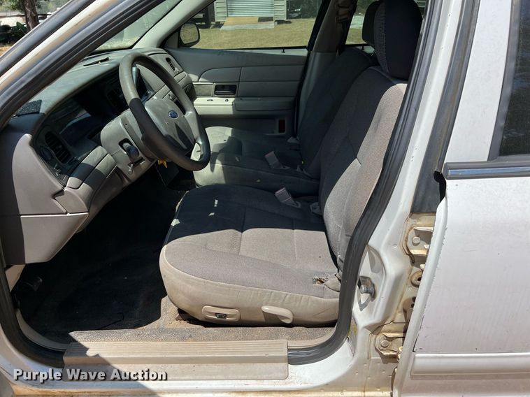 image for item LF9387 2008 Ford Crown Victoria Police Interceptor