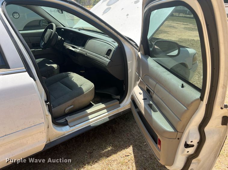 image for item LF9387 2008 Ford Crown Victoria Police Interceptor