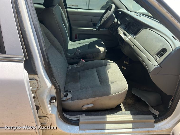 image for item LF9387 2008 Ford Crown Victoria Police Interceptor