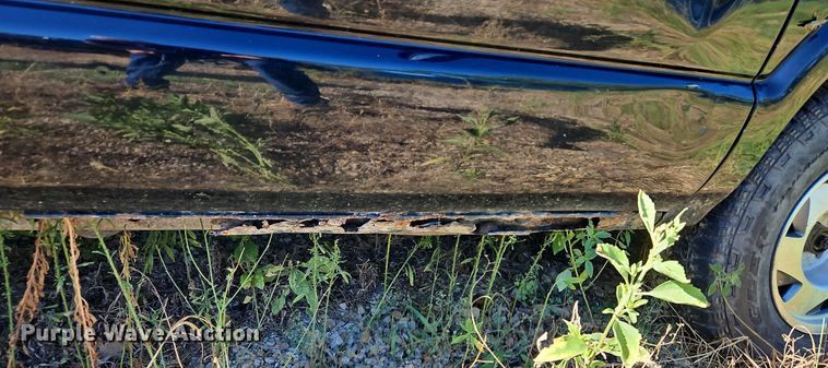 image for item LM9114 2000 GMC Sonoma  Ext. Cab pickup truck