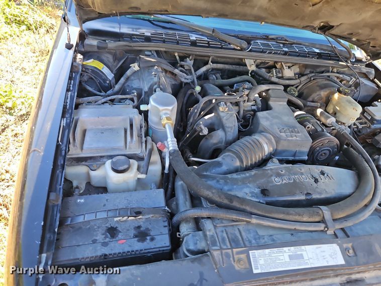 image for item LM9114 2000 GMC Sonoma  Ext. Cab pickup truck