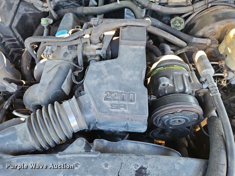 image for item LM9114 2000 GMC Sonoma  Ext. Cab pickup truck