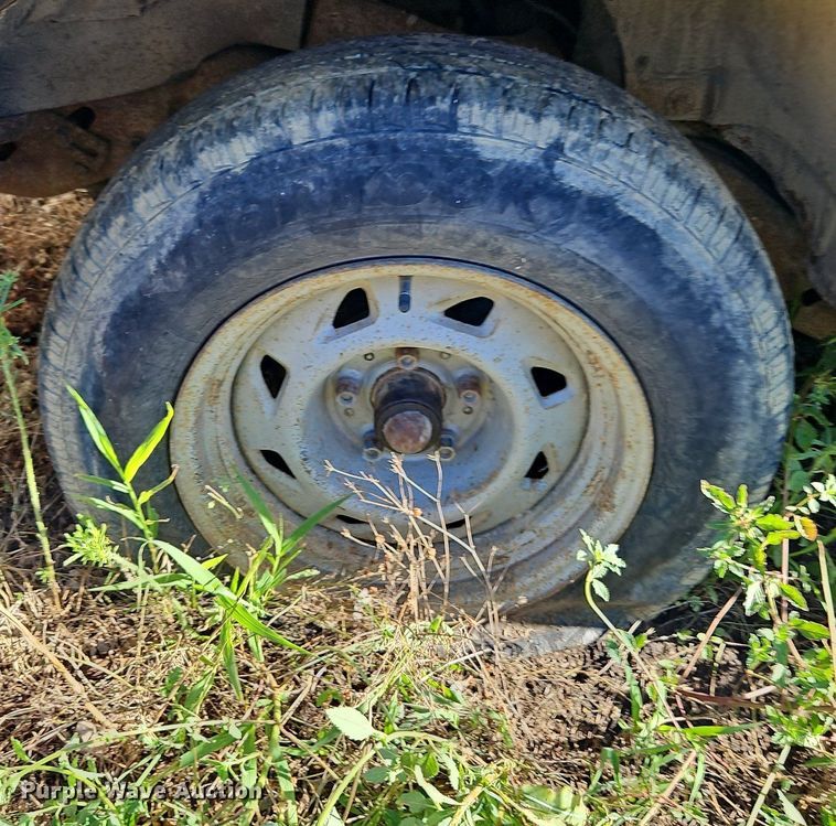 image for item LM9114 2000 GMC Sonoma  Ext. Cab pickup truck