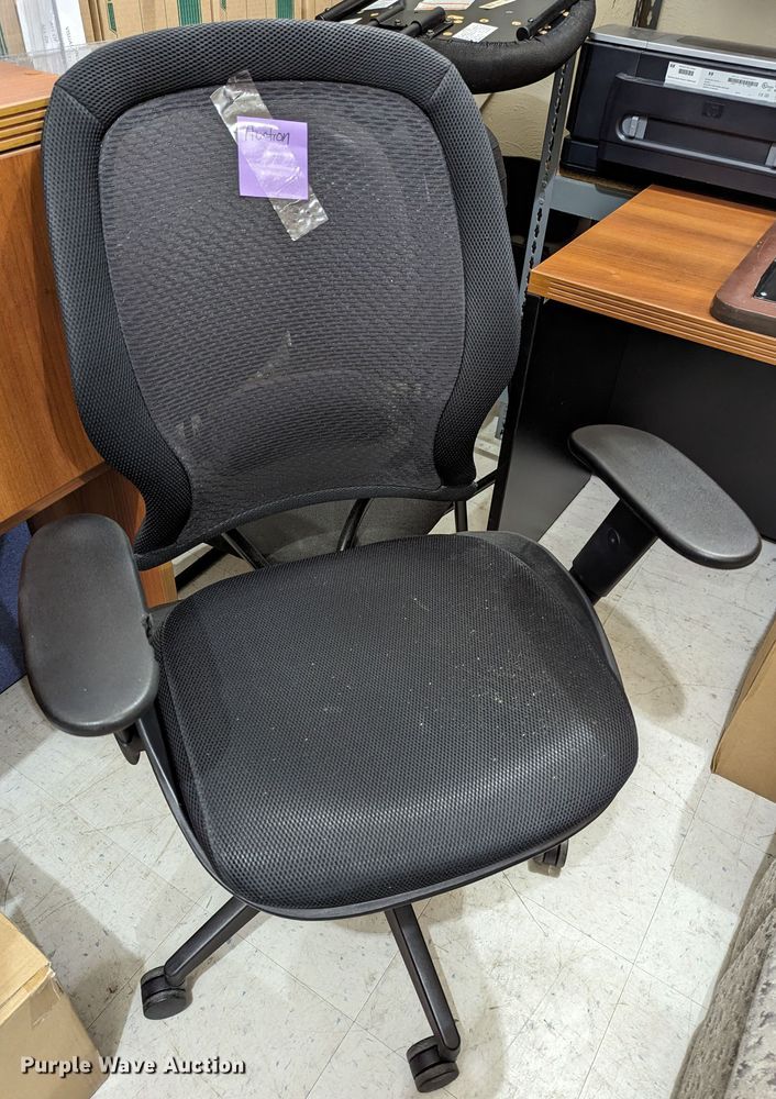 image for item LM9895 Office supplies