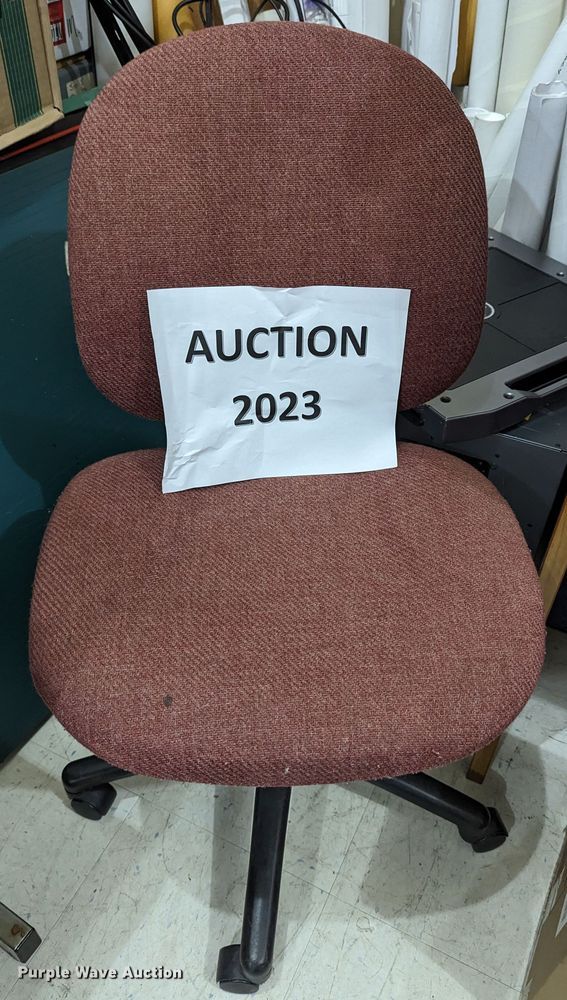 image for item LM9895 Office supplies