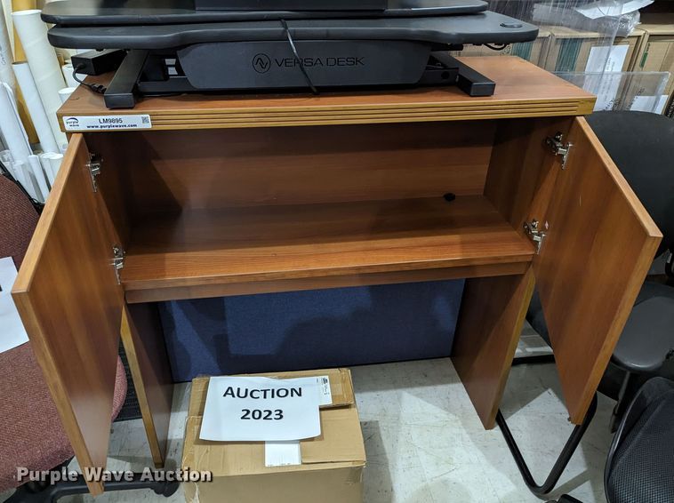 image for item LM9895 Office supplies