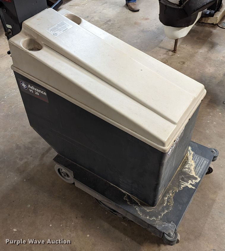 image for item LM9900 Advance Whirlmatic VS20  burnisher