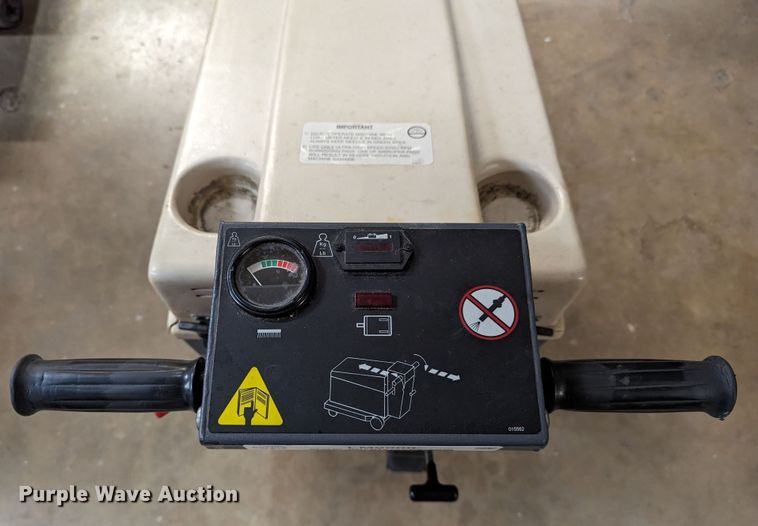 image for item LM9900 Advance Whirlmatic VS20  burnisher