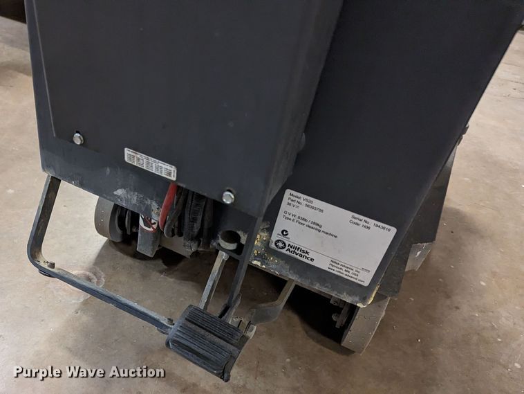 image for item LM9900 Advance Whirlmatic VS20  burnisher