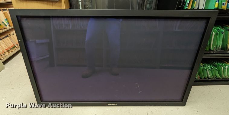 image for item LM9906 (3) Samsung PPM50M5H8 televisions