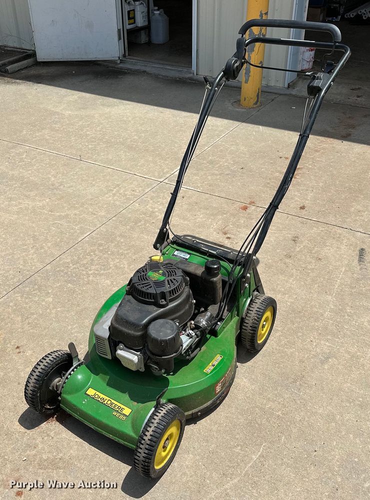 image for item LM9908 John Deere WE85  lawn mower