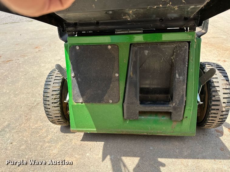 image for item LM9908 John Deere WE85  lawn mower