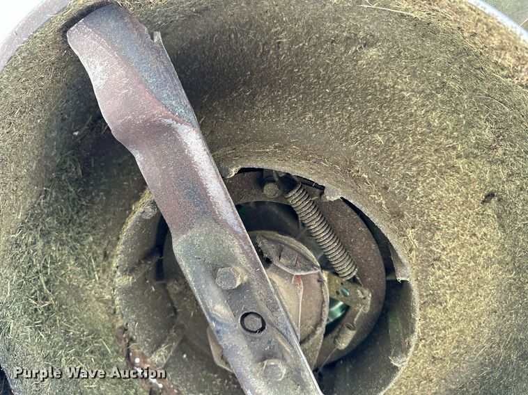 image for item LM9908 John Deere WE85  lawn mower