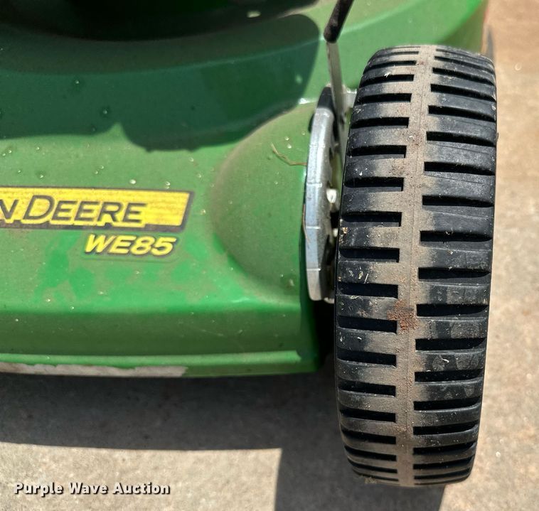 image for item LM9909 John Deere WE85  lawn mower