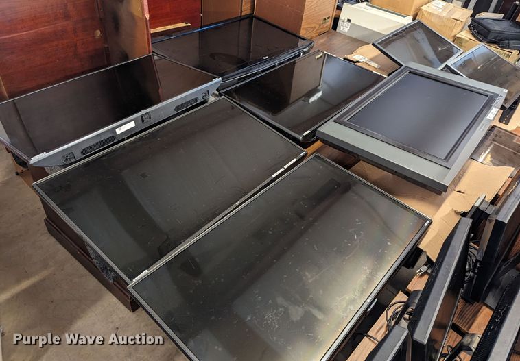 image for item LM9913 (8) televisions