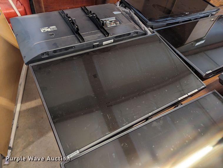 image for item LM9913 (8) televisions