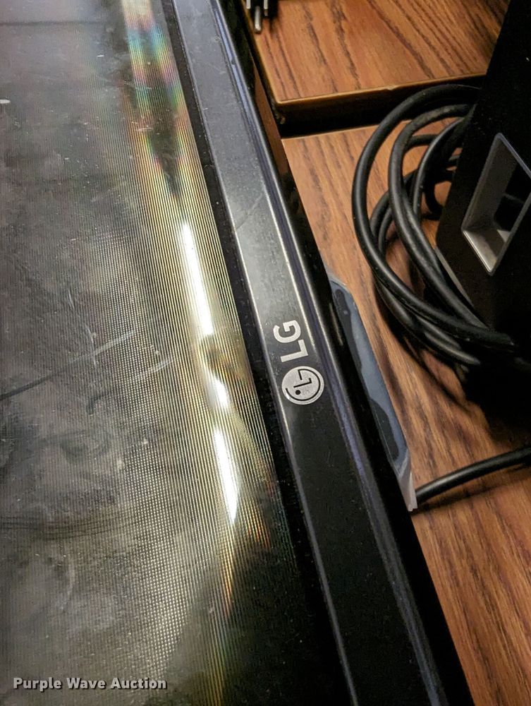 image for item LM9913 (8) televisions