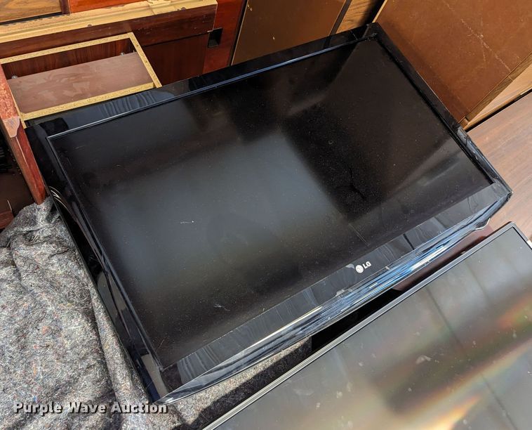 image for item LM9913 (8) televisions