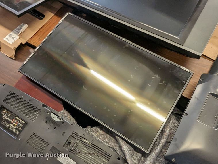 image for item LM9913 (8) televisions