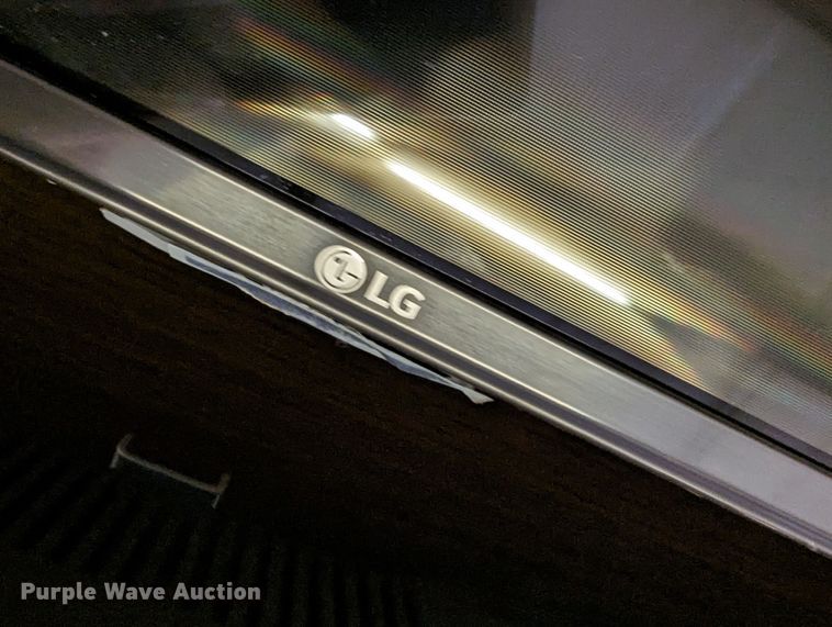 image for item LM9913 (8) televisions