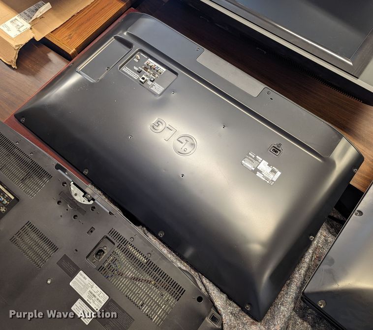 image for item LM9913 (8) televisions