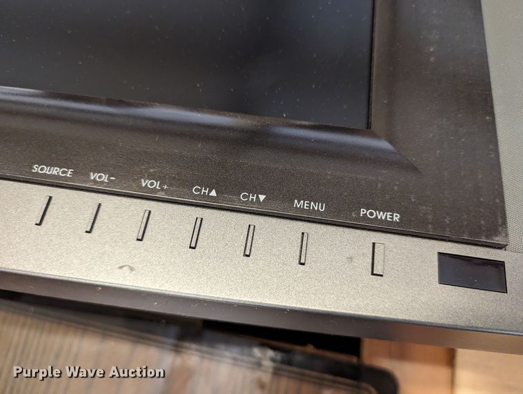 image for item LM9913 (8) televisions