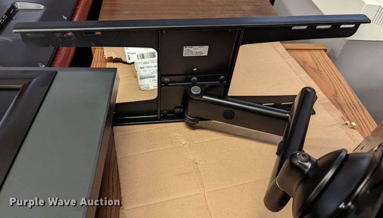 image for item LM9913 (8) televisions