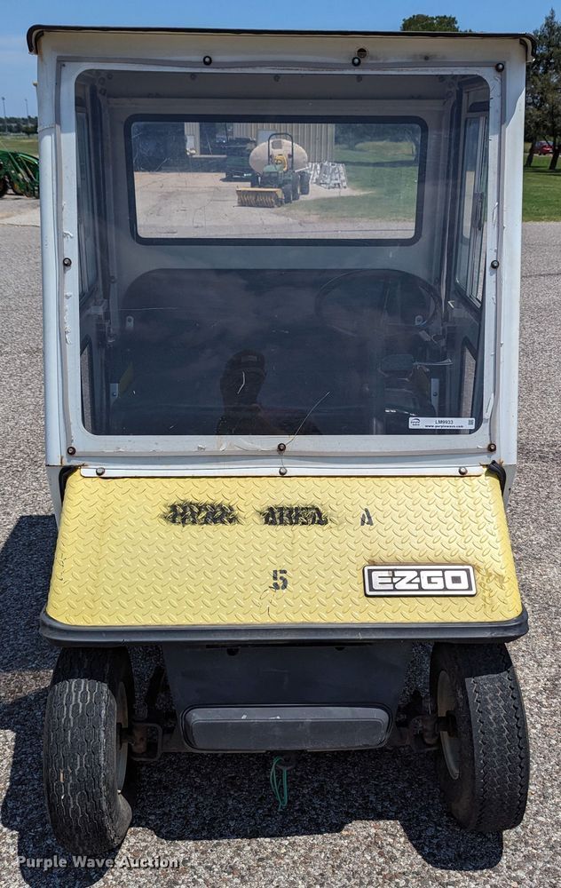 image for item LM9933 EZ GO GXI-800  utility vehicle