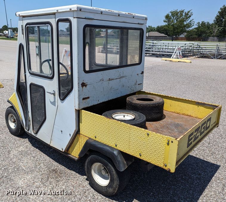 image for item LM9933 EZ GO GXI-800  utility vehicle