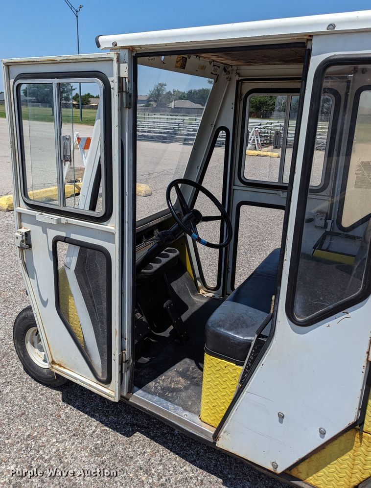 image for item LM9933 EZ GO GXI-800  utility vehicle